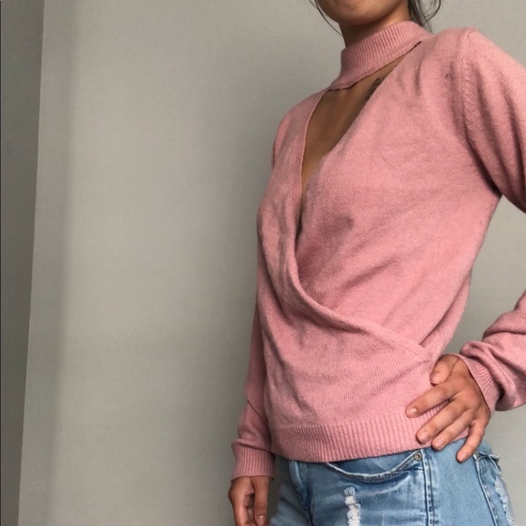 Forever 21 soft pink plunge sweater small - Picture 4 of 4